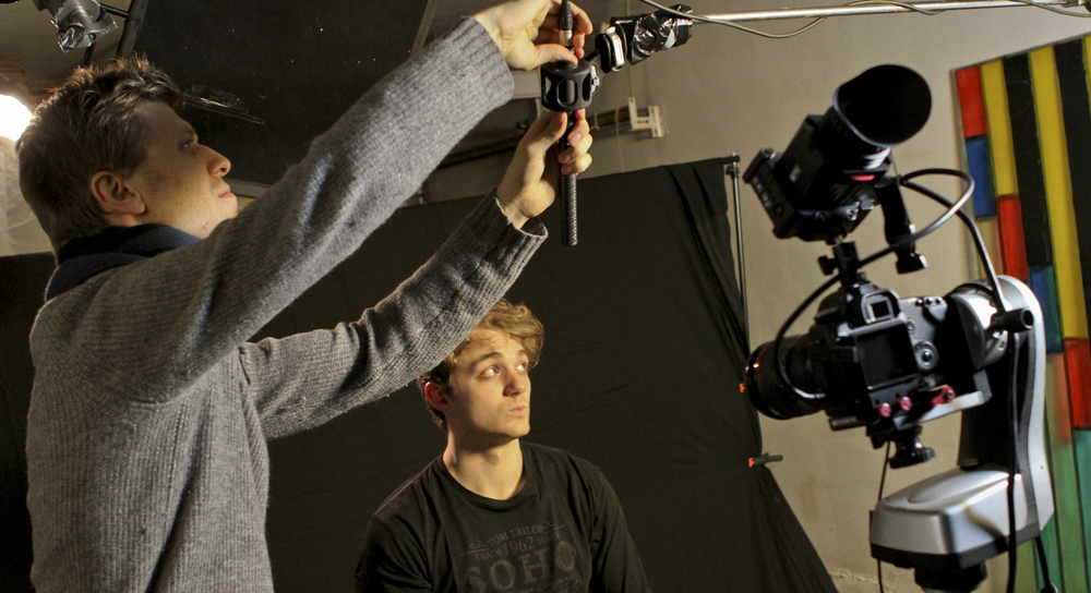 Greg-sets-up-Moritz-looking.jpg